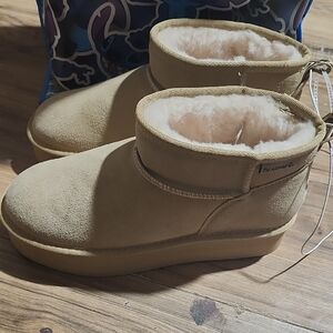 BearPaw Women's Tan Ankle Boots